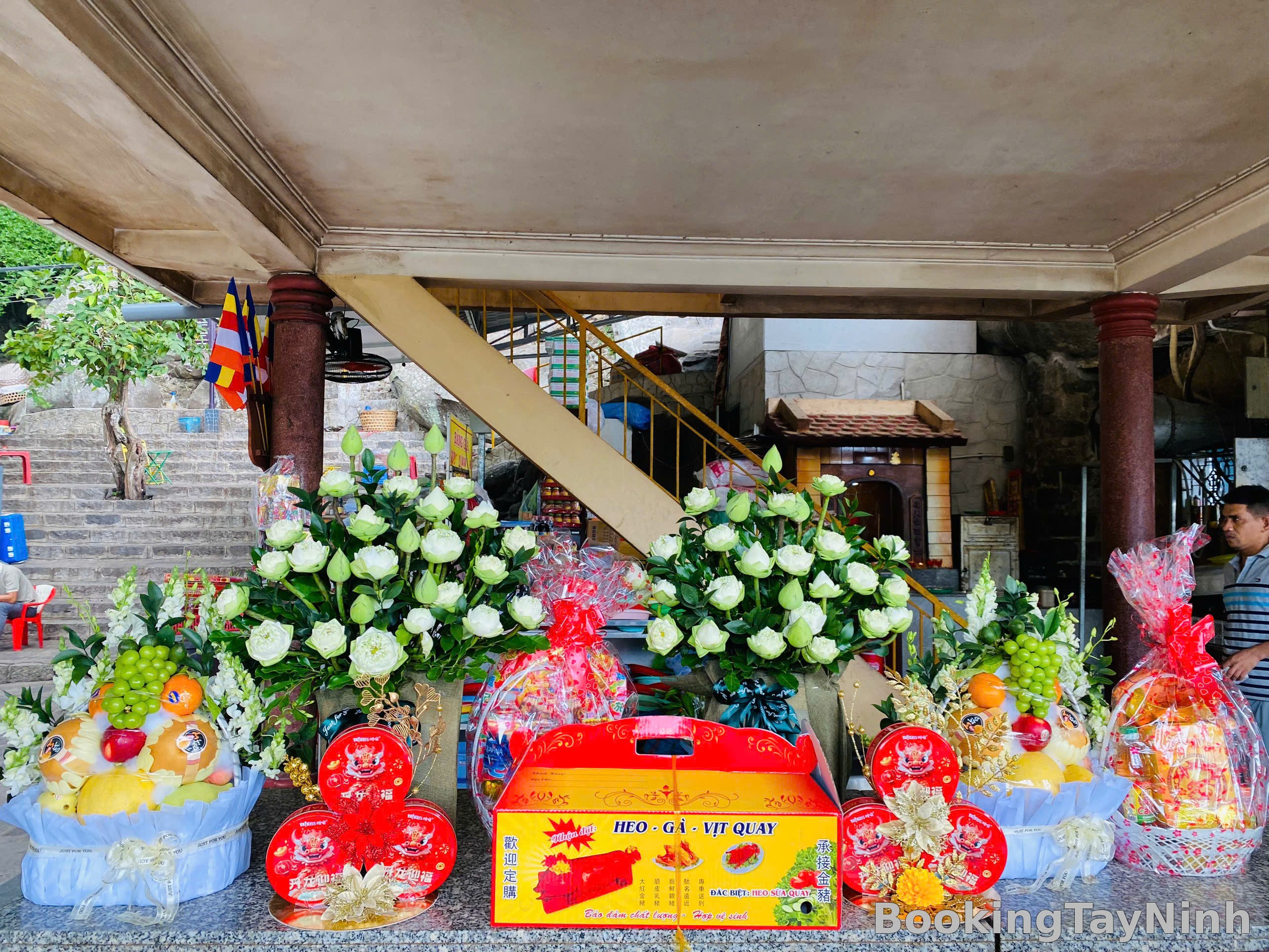 Xin Lộc Bà tại Chùa Bà Núi Bà Đen Tây Ninh