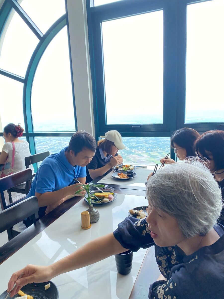 Không gian bên trong Ga Bà Đen 4