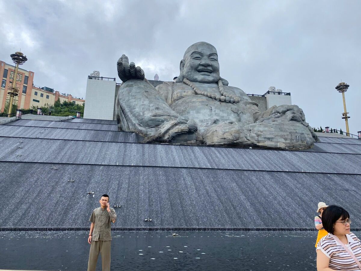 Tượng Di Lặc và Cầu Ước Nguyện ban ngày 3